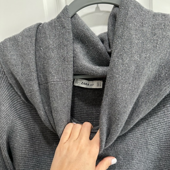 Zara Knit Off the Shoulder Grey Knit Sweater - Picture 4 of 4